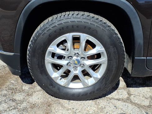 Used 2019 Chevrolet Traverse LT w/ LPO, Floor Liner Package AWD/4WD image 9