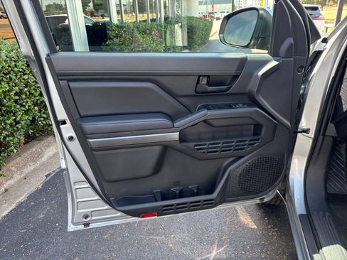 Used 2026 Toyota Tacoma SR5 RWD image 18