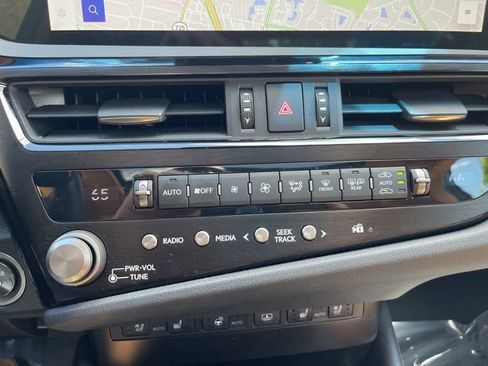 Used 2023 Lexus ES 300h Ultra Luxury w/ Accessory Package (Z1) FWD image 23