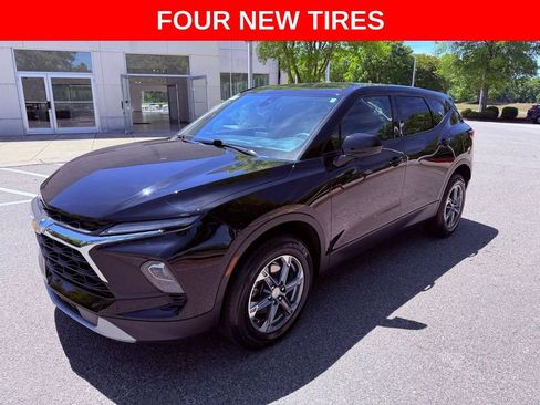 Used 2023 Chevrolet Blazer LT w/ Driver Confidence Package FWD image 3
