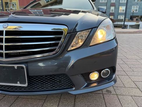 Used 2010 Mercedes-Benz E 550 Sedan image 18