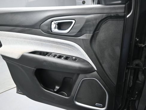 Used 2022 Jeep Compass Latitude w/ Sun and Sound Group image 24