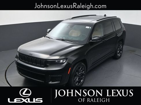 Used 2024 Jeep Grand Cherokee L Summit w/ Advanced Protech Group IV AWD/4WD image 24
