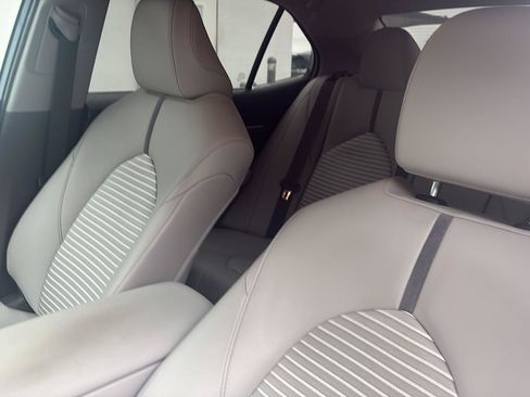 Used 2024 Toyota Camry SE FWD image 18
