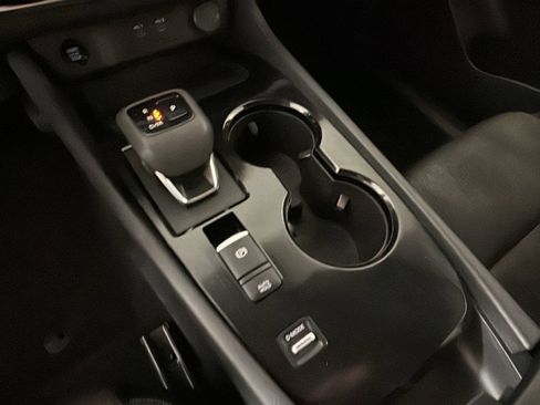 Used 2025 Nissan Rogue SV FWD image 23