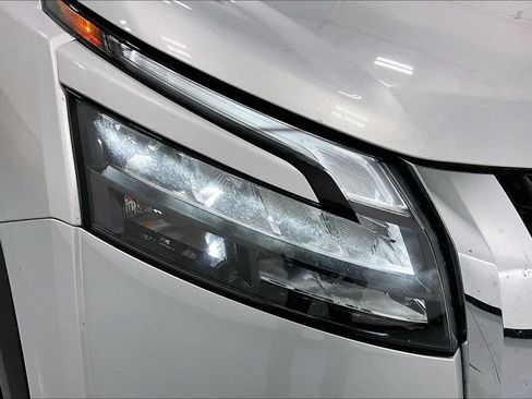Used 2024 Nissan Pathfinder SV FWD image 34