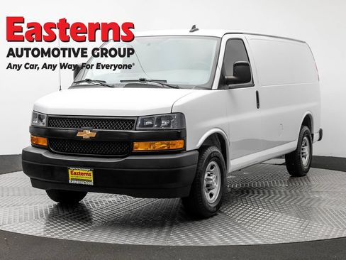 Used 2021 Chevrolet Express 2500 RWD image 1
