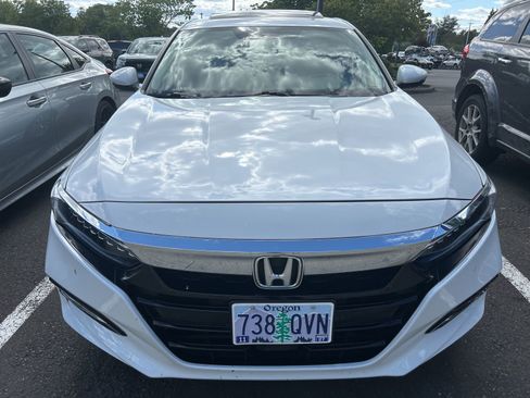Used 2020 Honda Accord Touring image 2