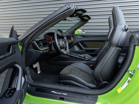 Certified 2026 Porsche 911 Carrera GTS image 25