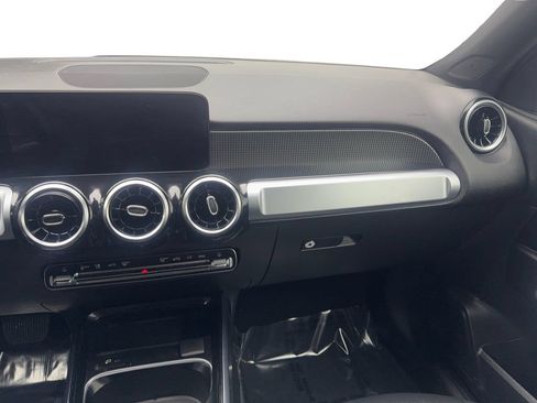 Used 2022 Mercedes-Benz GLB 250 w/ Premium Package Lite image 52