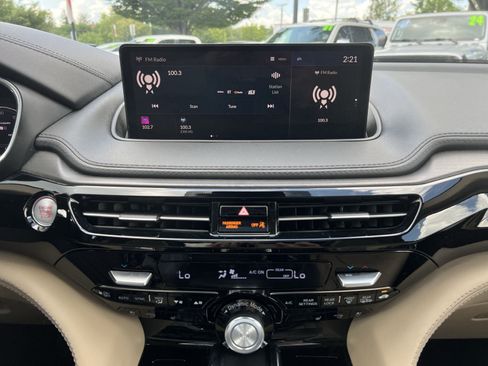 Used 2022 Acura MDX SH-AWD w/ Advance Package image 18