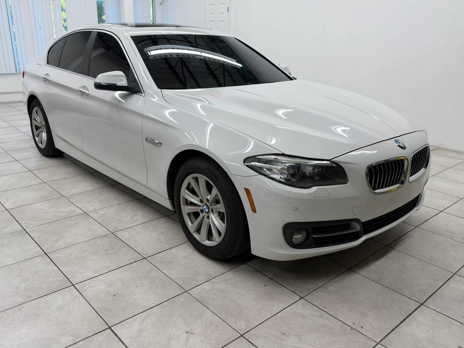 Used 2015 BMW 528i Sedan RWD image 1