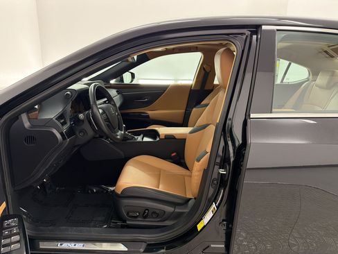Certified 2025 Lexus ES 350 w/ Premium Package FWD image 5