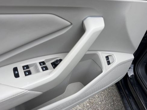 Used 2023 Volkswagen Jetta SE FWD image 21