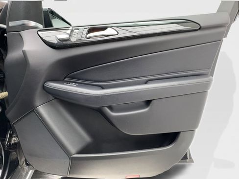 Used 2018 Mercedes-Benz GLE 350 4MATIC image 32