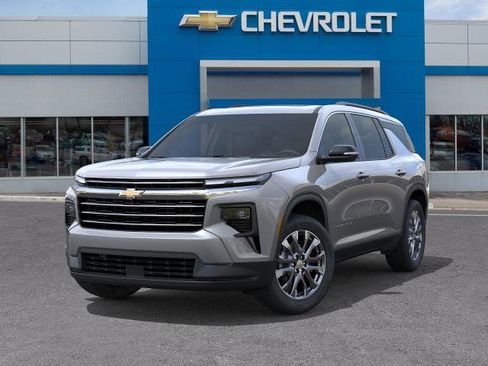 New 2026 Chevrolet Traverse LT w/ Sun and Wheel Package FWD image 39