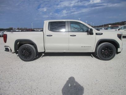 New 2026 GMC Sierra 1500 Pro w/ Graphite Edition