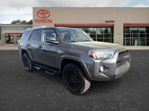 Used 2018 Toyota 4Runner SR5 Premium AWD/4WD image 3