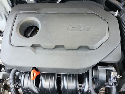 Used 2017 Hyundai Santa Fe Sport FWD image 21