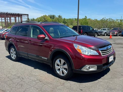 Used 2011 Subaru Outback 2.5i Premium AWD/4WD image 4