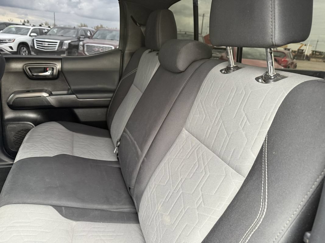 Used 2021 Toyota Tacoma TRD Sport w/ Technology Package AWD/4WD image 27