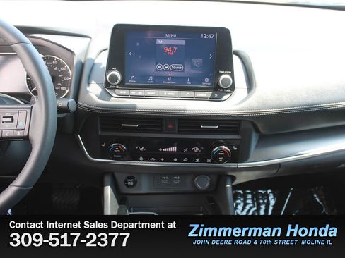Used 2024 Nissan Rogue SV w/ SV Premium Package AWD/4WD image 17