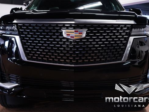 Used 2022 Cadillac Escalade ESV Premium Luxury w/ Performance Package image 10