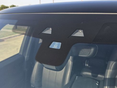 Used 2017 Land Rover Range Rover HSE image 13