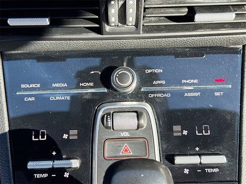 Used 2019 Porsche Cayenne S w/ Premium Plus Package image 17