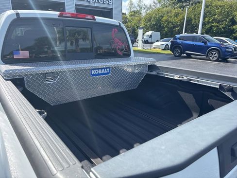 Used 2017 Nissan Frontier SV w/ SV Value Truck Package image 5