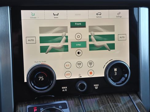 Used 2019 Land Rover Range Rover HSE image 24