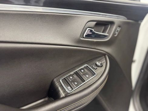 Used 2019 Chevrolet Impala LT FWD image 9