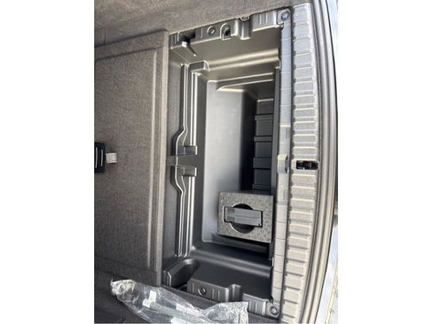 Used 2023 BMW iX xDrive50 w/ Sport Package image 30