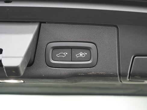 Used 2023 Volvo XC60 T8 Polestar image 19