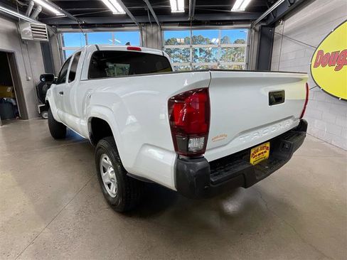 Used 2021 Toyota Tacoma SR image 3