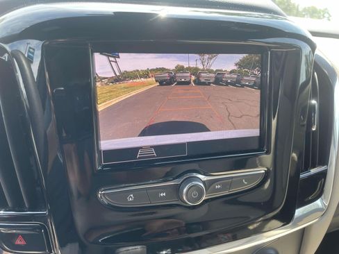 Used 2023 Chevrolet Traverse LS AWD/4WD image 27