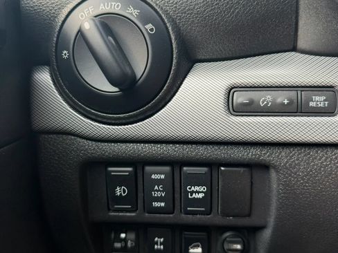 Used 2017 Nissan Titan PRO-4X w/ Pro-4x Convenience Package AWD/4WD image 21