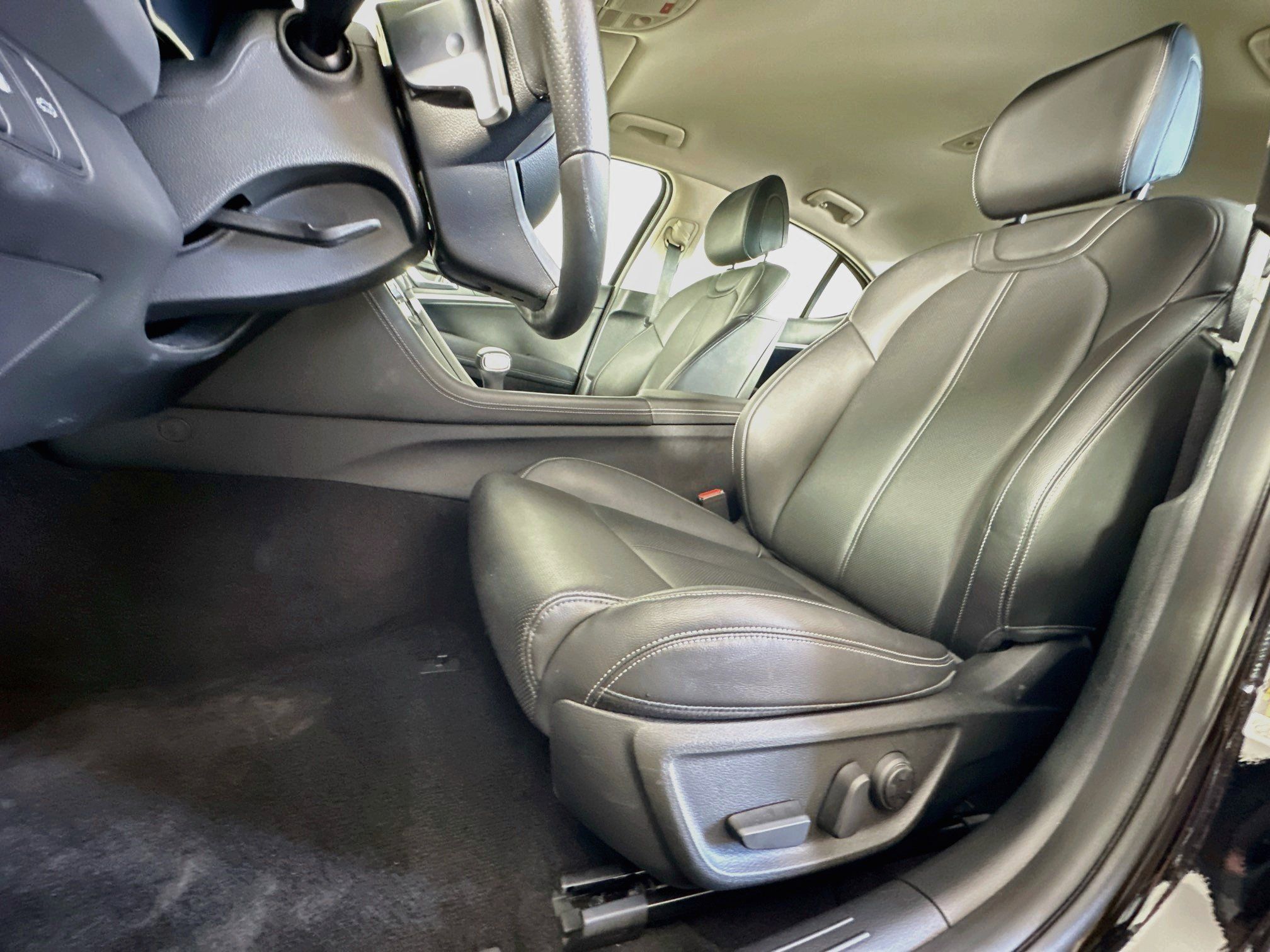 Used 2026 Genesis G70 2.5T RWD image 13