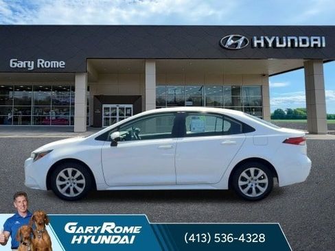Used 2024 Toyota Corolla LE FWD image 5