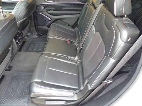 Used 2022 Jeep Grand Cherokee L Overland image 24