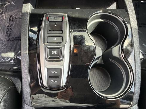 Used 2020 Honda Pilot Touring image 32