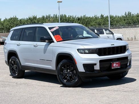 Used 2024 Jeep Grand Cherokee L Laredo AWD/4WD image 2