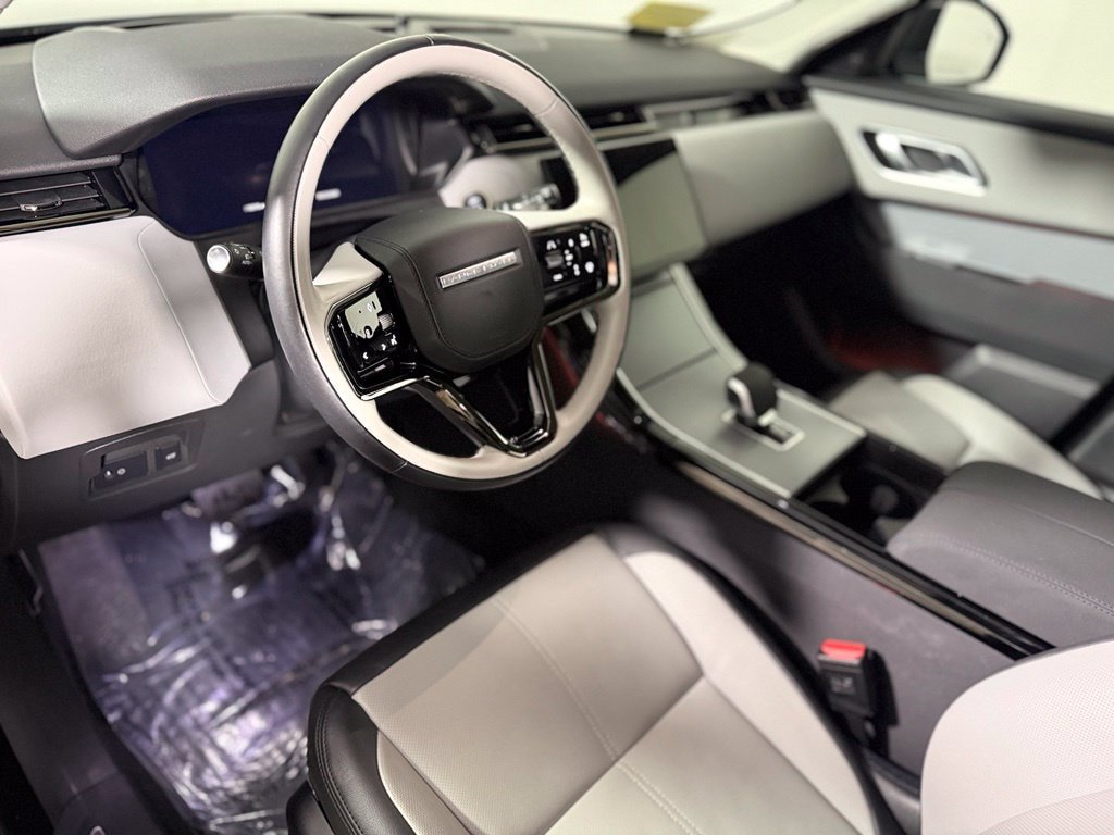 Used 2025 Land Rover Range Rover Velar S AWD/4WD image 18
