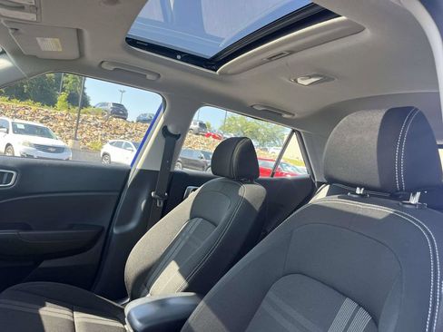 Certified 2024 Hyundai Venue SEL FWD image 14