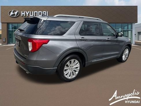 Used 2022 Ford Explorer Limited w/ Equipment Group 301A AWD/4WD image 5