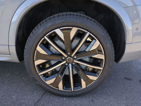 New 2026 Volvo XC90 B6 Plus w/ Protection Package Premier image 6