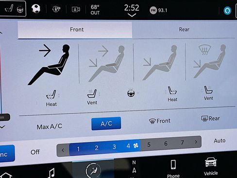 Used 2022 Chrysler Pacifica Pinnacle FWD image 21
