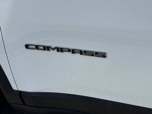 Certified 2024 Jeep Compass Latitude AWD/4WD image 13