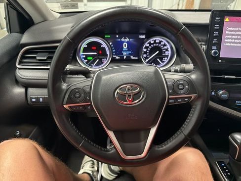 Used 2021 Toyota Camry XLE image 9