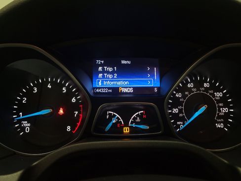 Used 2016 Ford Focus SE w/ SE Sport Package FWD image 23